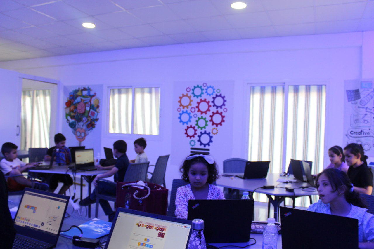 HexaPi Club students and team